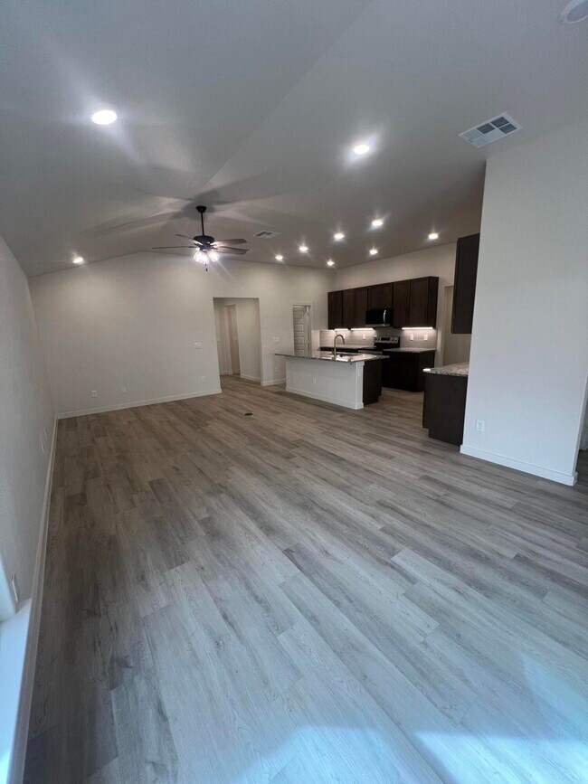 Foto del edificio - 13815 Gary Ave