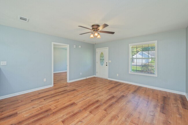 Building Photo - 1629 Campbell Dr N