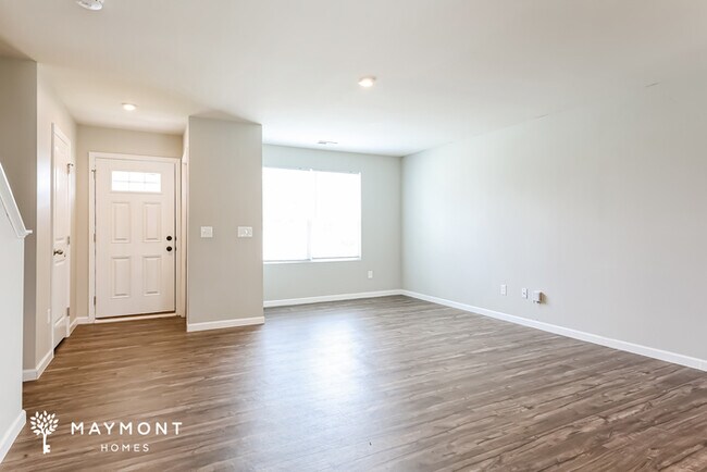 Building Photo - Wonderful 4 Bedroom