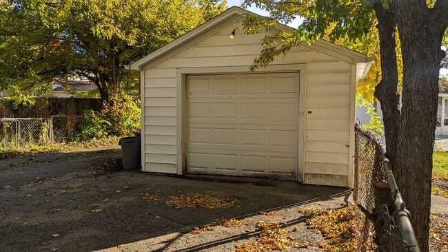 Foto del edificio - 2 Bedroom Available now