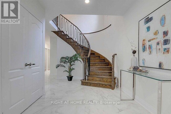 Building Photo - 57 Bayswater Ave