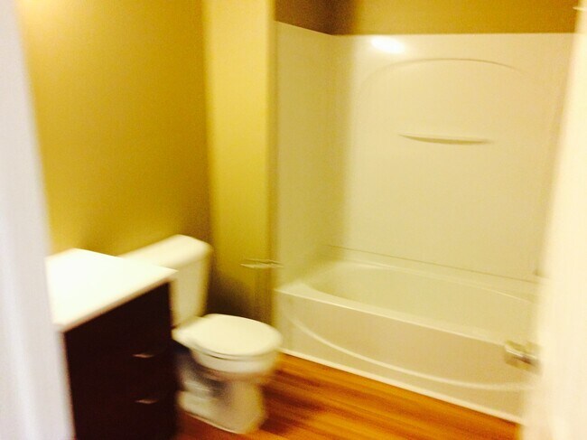 Building Photo - 135 S Main St