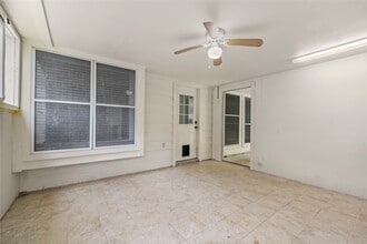 Building Photo - 8619 Bridge Park Dr