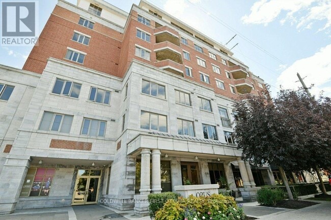 Building Photo - 320-320 McLeod St