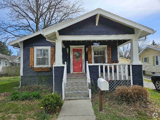 Building Photo - 536 E Loren St