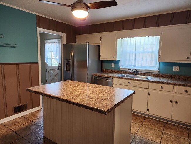 Foto del edificio - 104 Linwood Dr