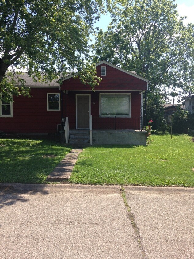 Foto del edificio - 2 Bedroom 1 Bath St. Albans Home with Fenc...
