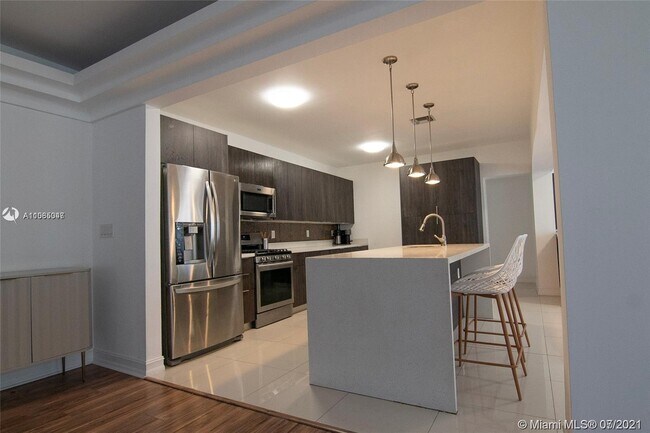 Building Photo - 2502 Prairie Ave