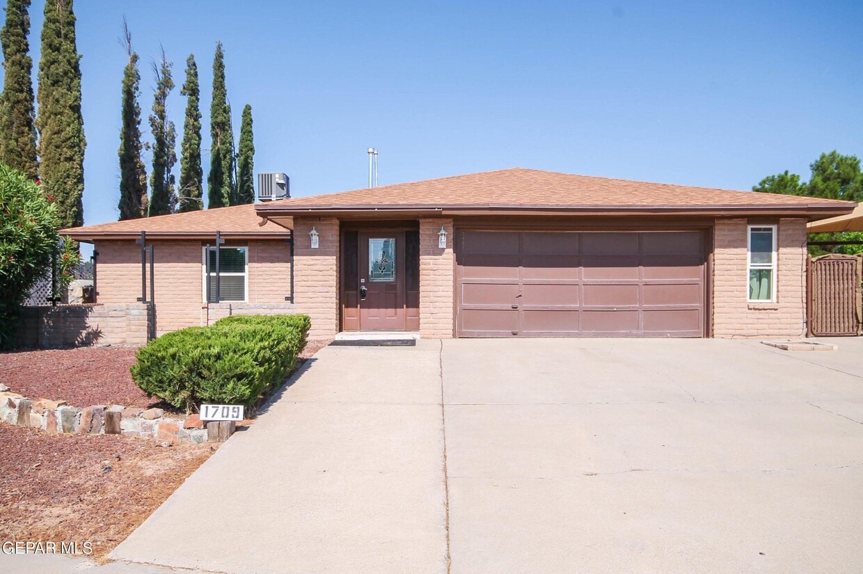 Foto principal - 1709 Pete Brown Pl