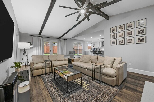 Living Room - 3906 Cordwood Ct