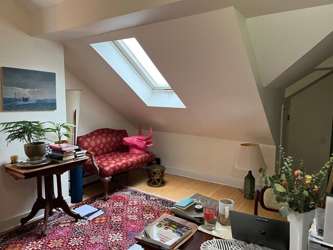 Building Photo - Beautiful In-Town Two Bedroom...