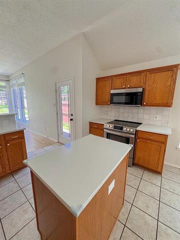 Foto del edificio - 7015 Hillwood Dr