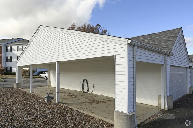 Car Care Station - Evergreen Farms