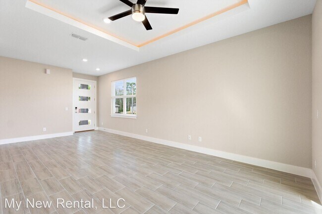 Building Photo - 3 br, 2 bath House - 742 Fraser Court