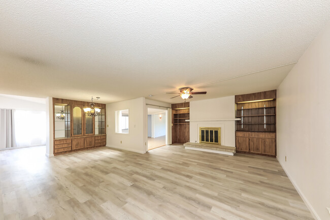 Building Photo - 2953 Manzanita Way