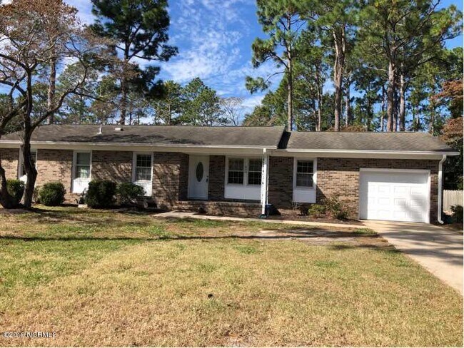 Building Photo - 809 Kings Grant Rd