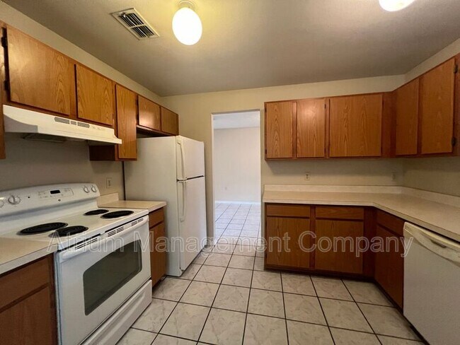 Foto del edificio - 1615 Cracker Creek Ct