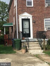 Building Photo - 2904 Clearview Ave