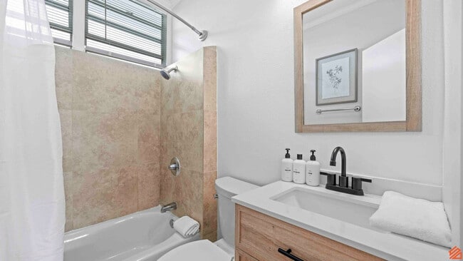 Foto del edificio - 460 Abalone Ct