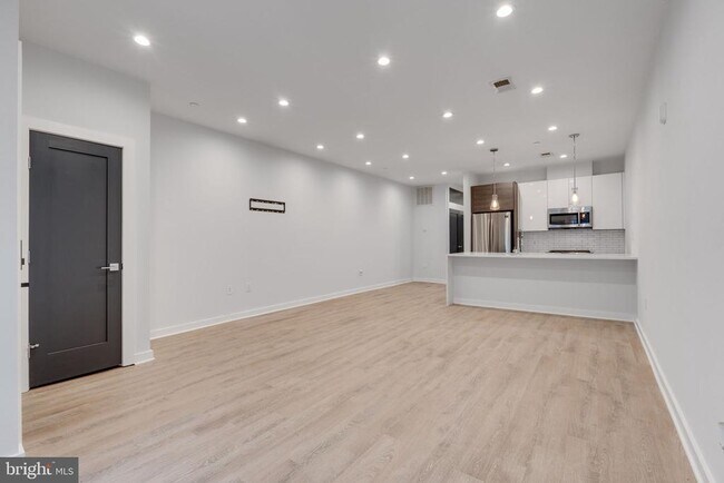 Foto del edificio - 721 Kennedy St NW