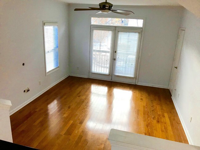 Sala de estar - 4246 River Green Dr NW