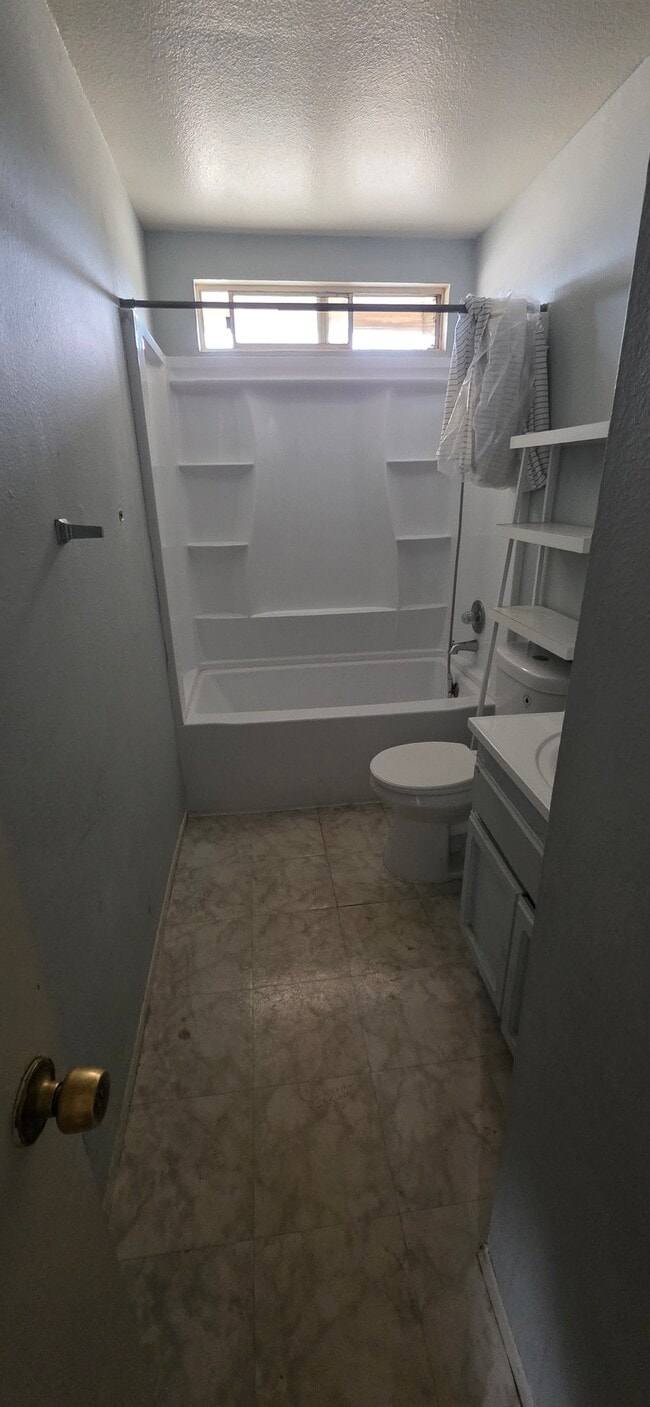 Building Photo - 15999 Orange St