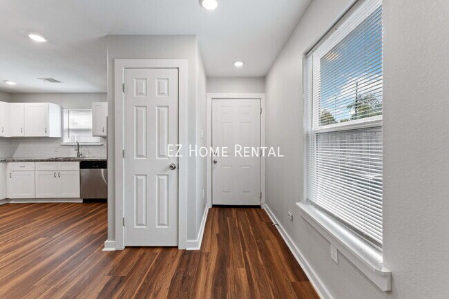 Foto del edificio - 8617 Clarington St