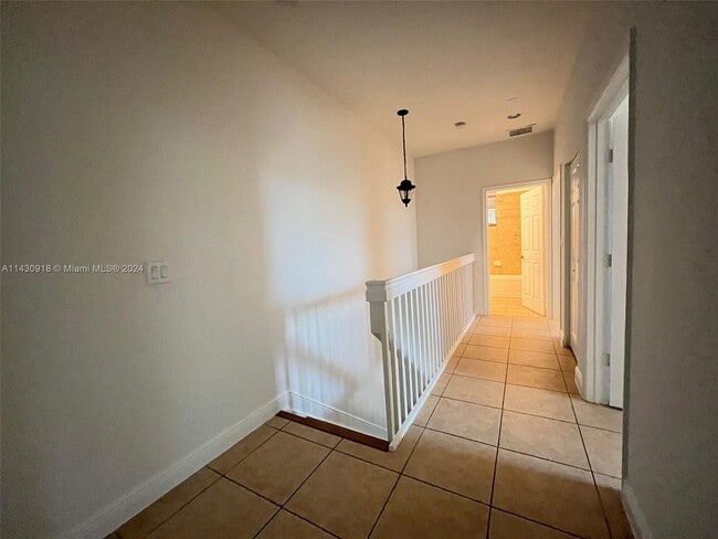 Building Photo - 1101 SW 147TH TE