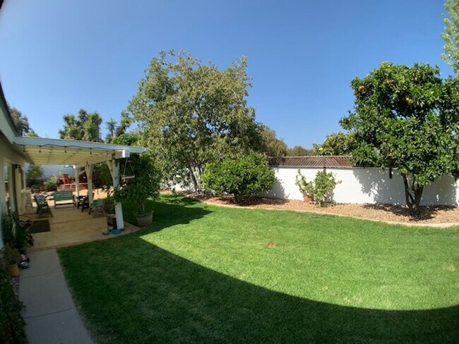 Foto del edificio - Camarillo 4 Bedroom 2 Full Bathroom Single...