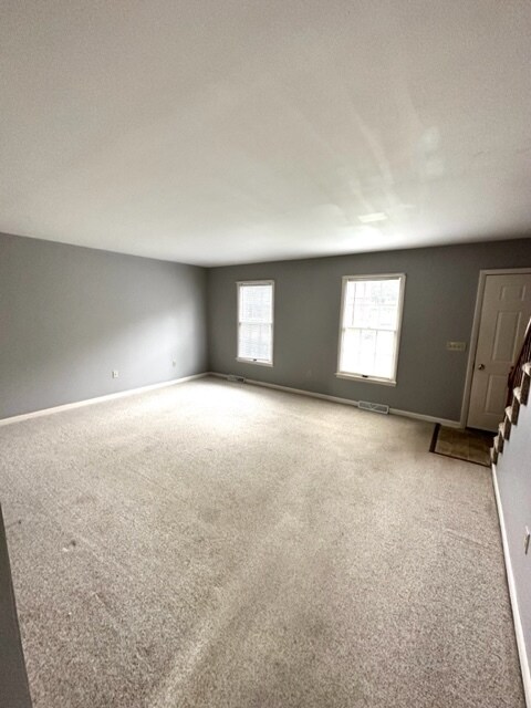 22 Pinewood Circle - Liv Rm - 22 Pinewood Cir