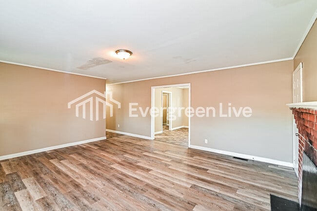 Building Photo - 6207 Moses St