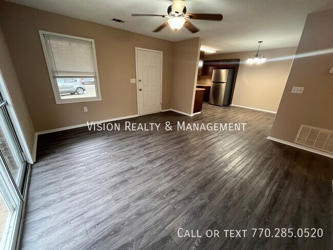 Foto del edificio - 12 S Creek Rd