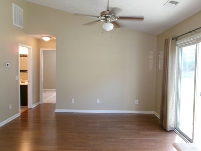 Building Photo - 3 bedroom home in Walker Woods