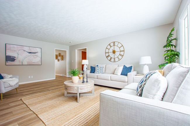 Foto del edificio - Beautifully Renovated with Lots of Space! 3 Bedroom / 2 Bath Ranch in Blair!