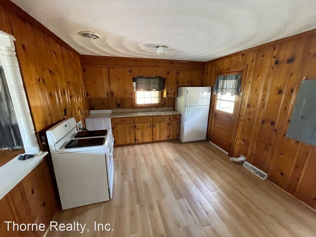 Building Photo - 3 br, 1.5 bath House - 1707 Preston Drive