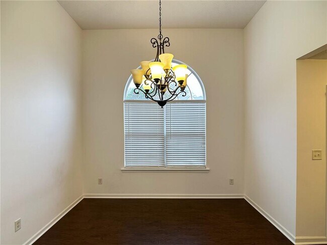 Foto del edificio - 3900 Crescent Walk Ln NE