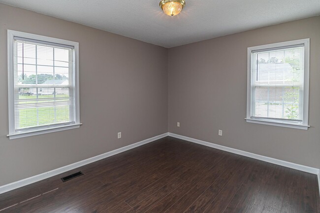 Building Photo - 3 Bed/2 Bath Home - 15 minutes from SJAFB!