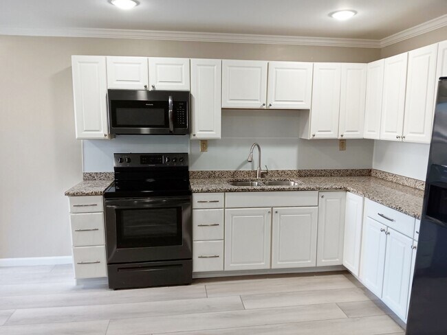 Cocina 2 - 1628 S 6th St