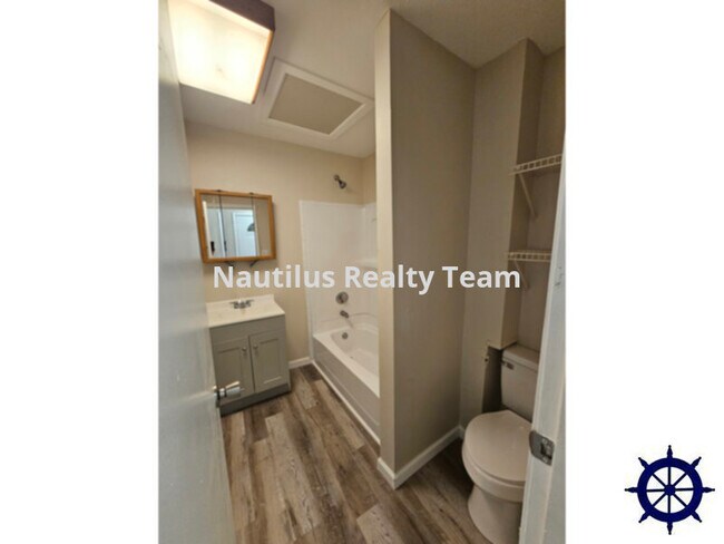 Building Photo - 1004 Cypress Ave