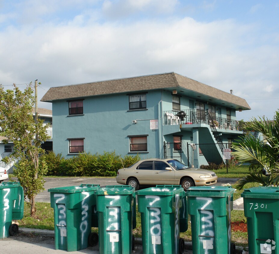 Building Photo - 7311 NW 37th St