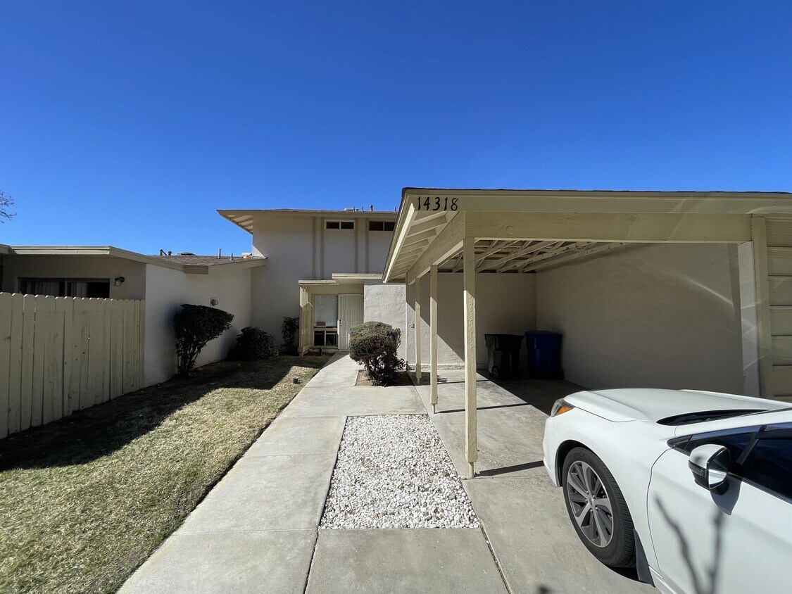 Primary Photo - 14318 Augusta Dr