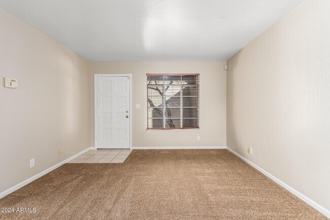 Foto del edificio - 1449 E Highland Ave