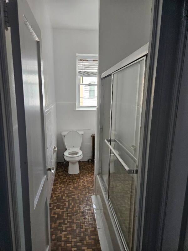 Primary Photo - 2700 E Allegheny Ave