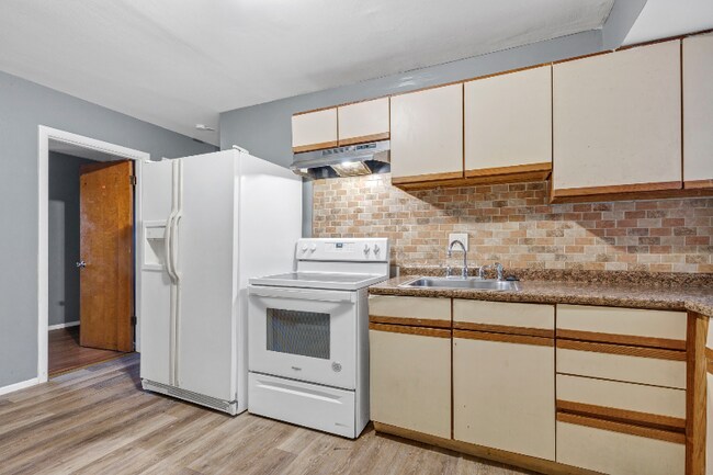 Foto del edificio - 10508 Lilac Ave