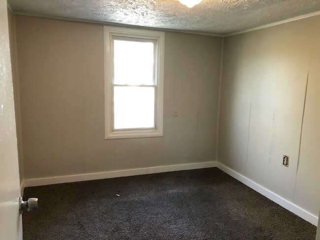 Building Photo - 4 BED 1 BATH UNIT IN GARFIELD HEIGHTS