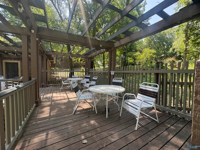 Building Photo - 2132 Belle Grove Dr SW