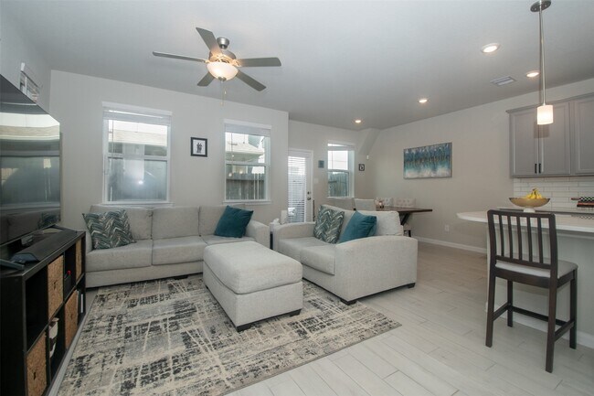 Foto del edificio - 1523 Parkland Oak Dr