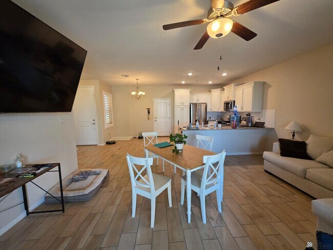 Foto del edificio - 6090 E Overlook Ln