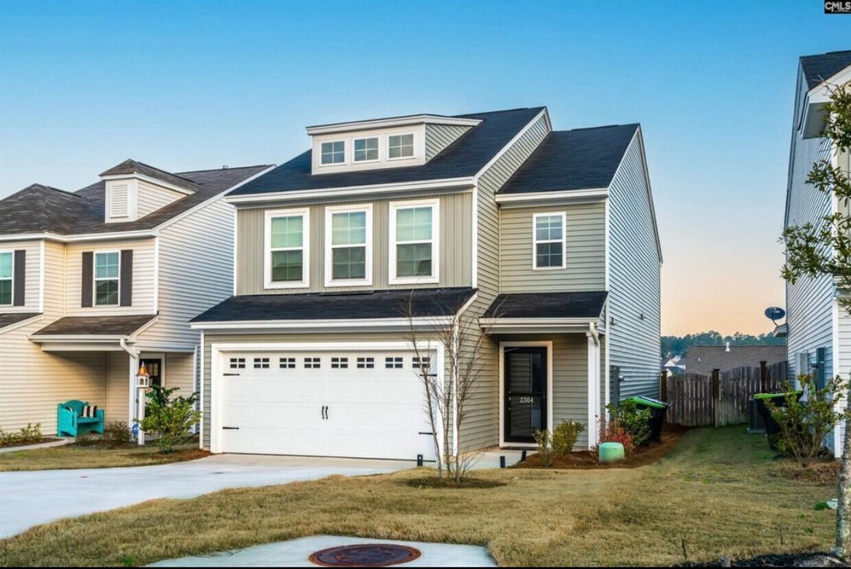 Foto principal - Intriguing Three Bedroom Home in Lexington...