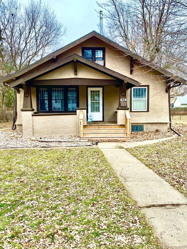 424 E Lewis St, Vermillion, SD 57069 House Rental in Vermillion, SD